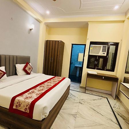 נוידה Hotel Vegas Corporate Suites מראה חיצוני תמונה