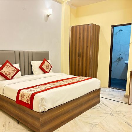 נוידה Hotel Vegas Corporate Suites מראה חיצוני תמונה