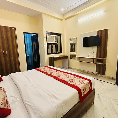 נוידה Hotel Vegas Corporate Suites מראה חיצוני תמונה
