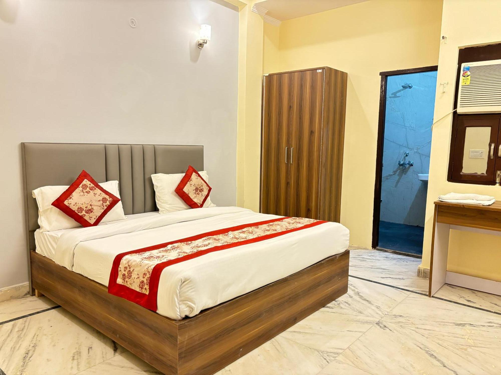 נוידה Hotel Vegas Corporate Suites מראה חיצוני תמונה