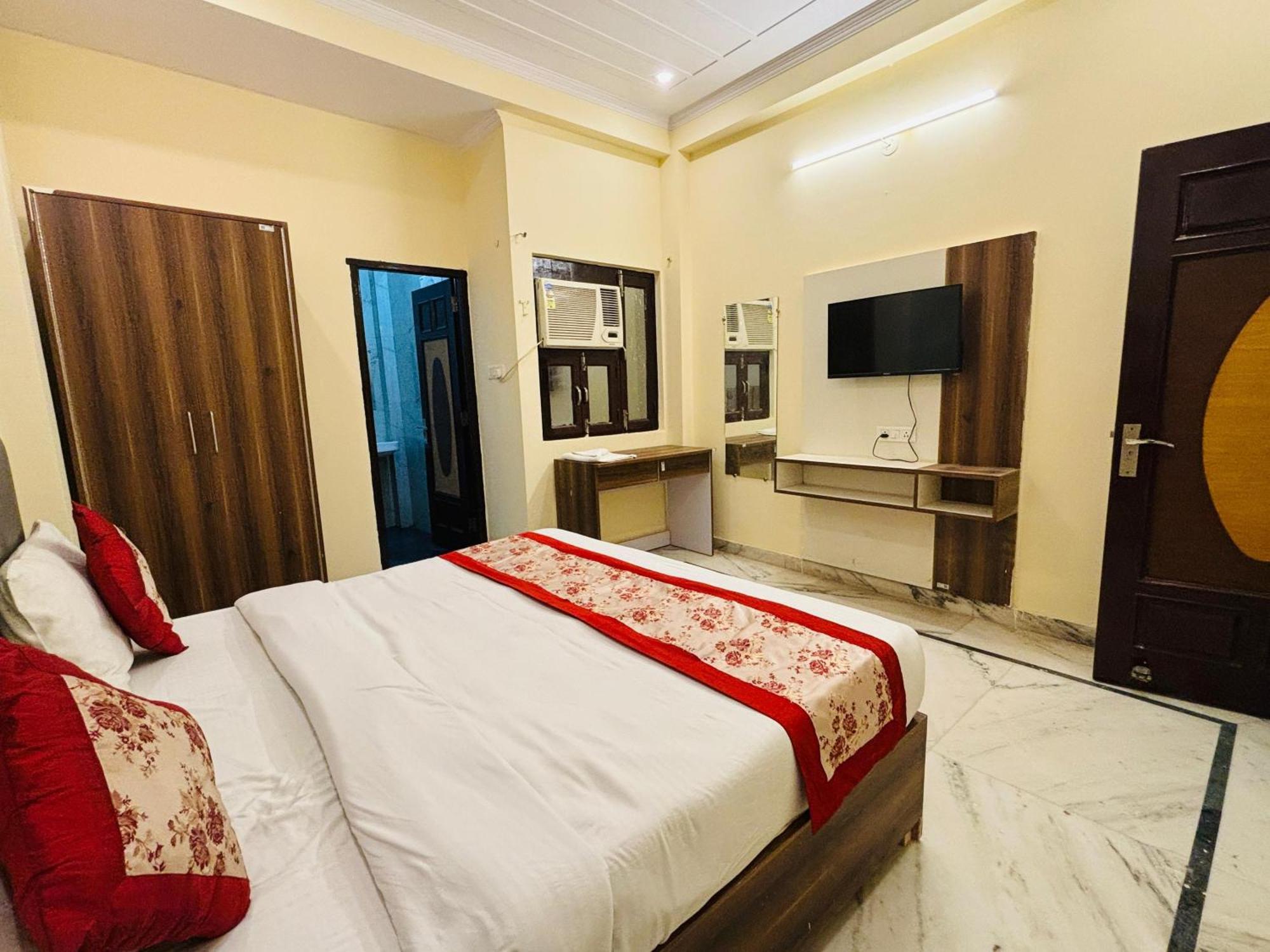נוידה Hotel Vegas Corporate Suites מראה חיצוני תמונה
