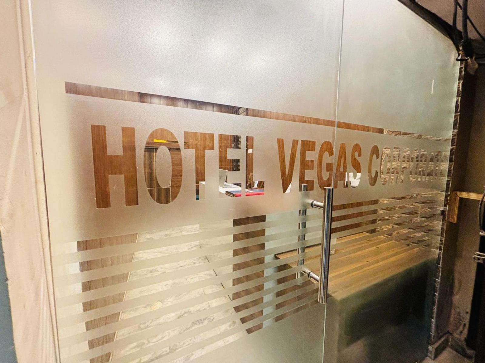 נוידה Hotel Vegas Corporate Suites מראה חיצוני תמונה